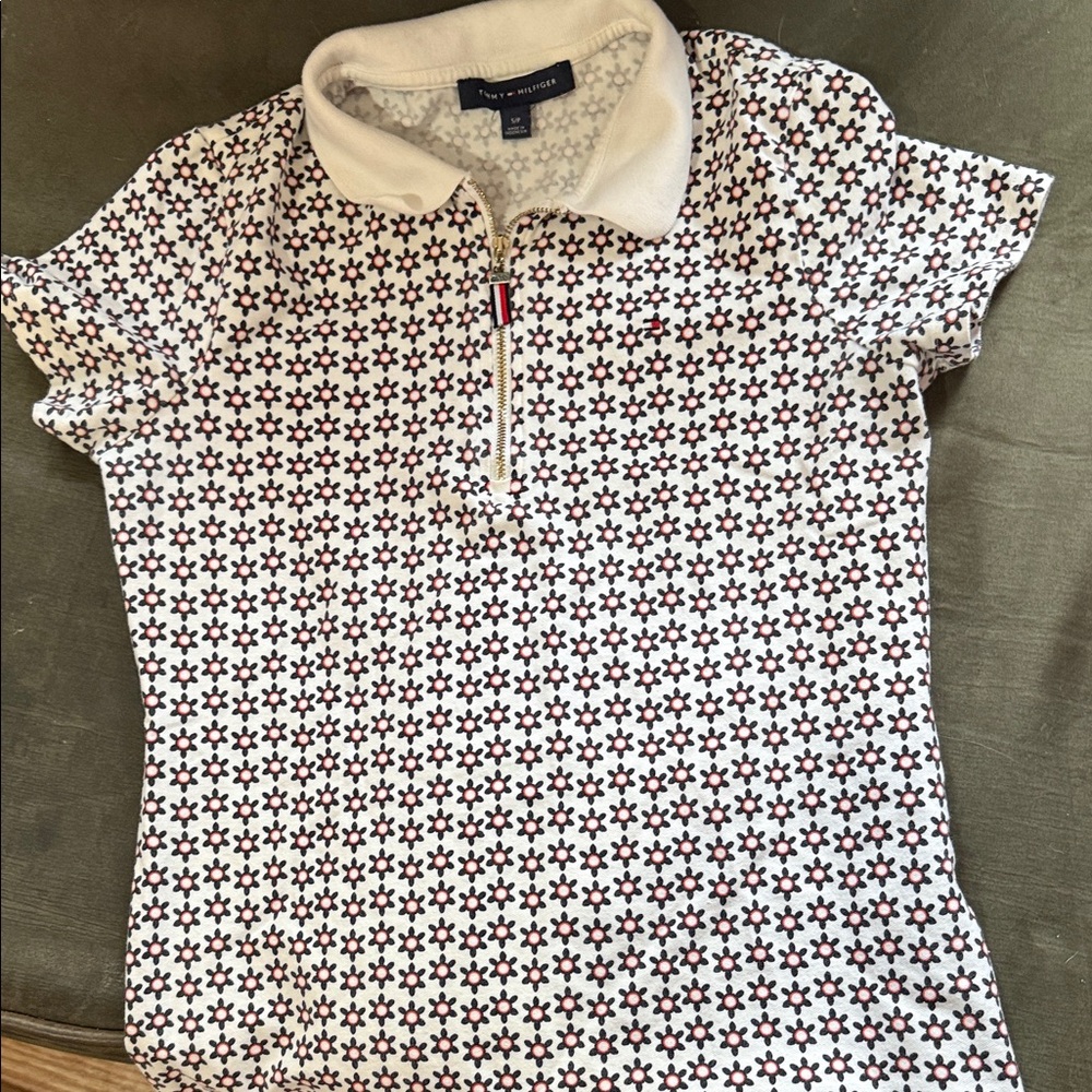 Tommy Hilfiger Women's Black and White Floral Polo Tee